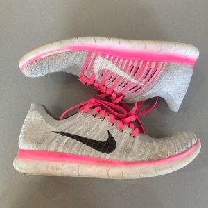 Nike free run flyknits